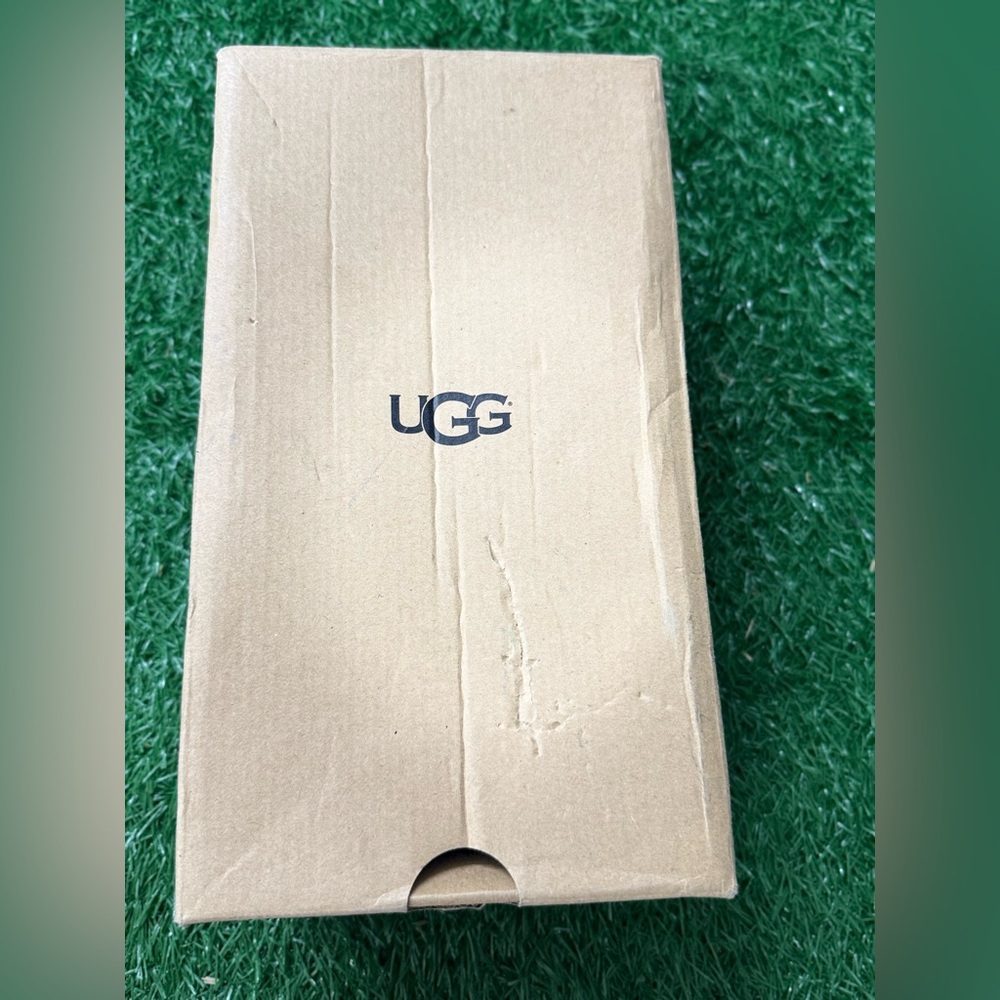 UGG Keelan II Boot
Chestnut (Toddler)‎ Size 7 - Picture 9 of 9